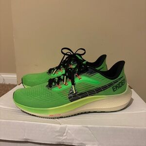 Nike Zoom Green and Black Running Shoes